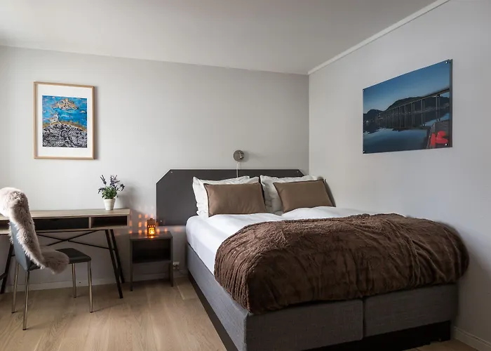 Enter Viking Hotel
